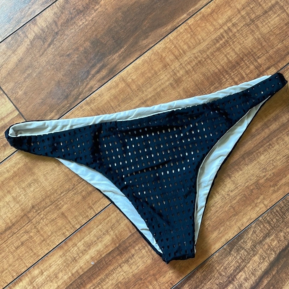 Acacia Mesh Bikini Bottom, size L